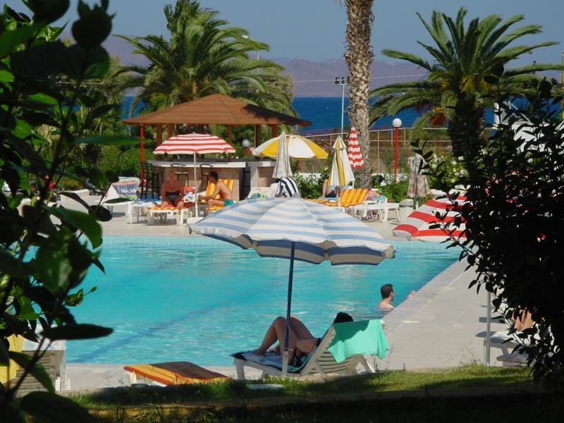 Niriides Beach Hotel Псалиди Экстерьер фото